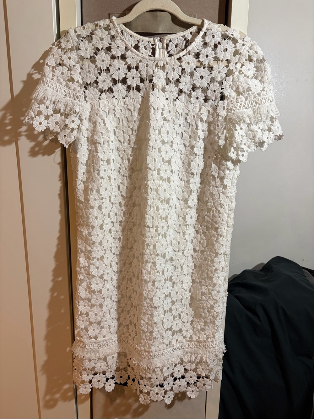 Aqua Women's White Floral Lace Short Sleeve Dress